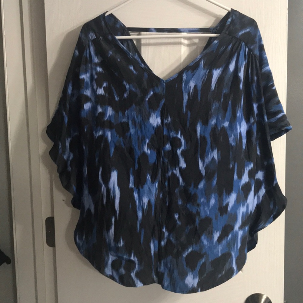 Express Blue Leopard V neck Shirt with V back